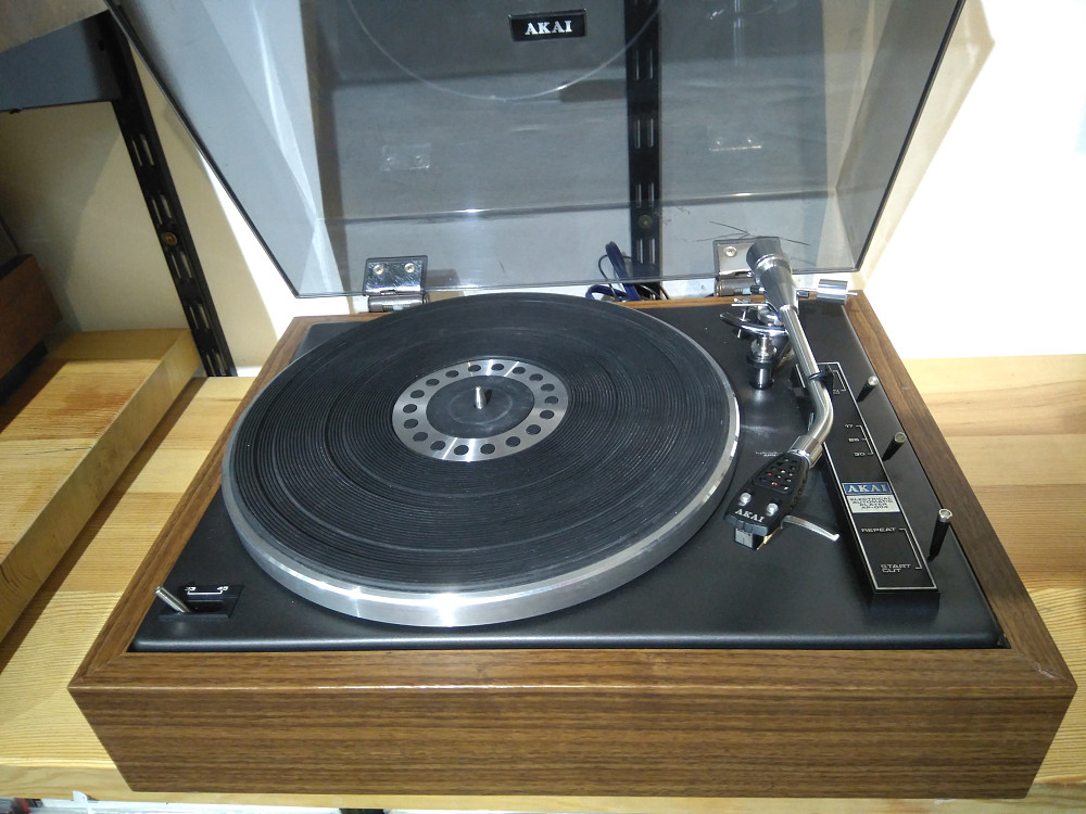 Akai - AP-004 - Turntable