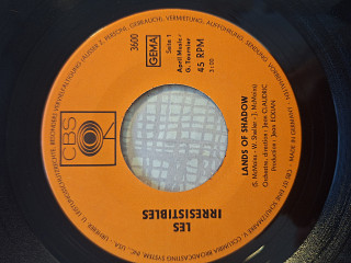 Les Irrésistibles - Lands Of Shadow