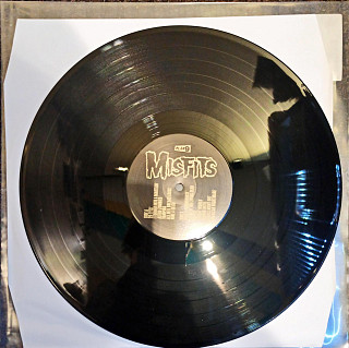 Misfits - Walk Among Us