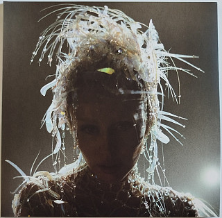 Miley Cyrus - Something Beautiful