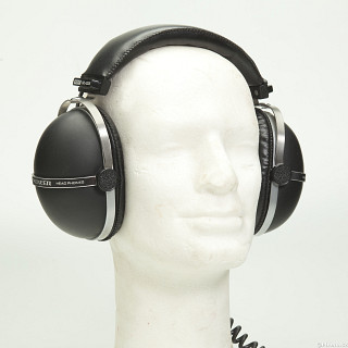 Pioneer - SE-305